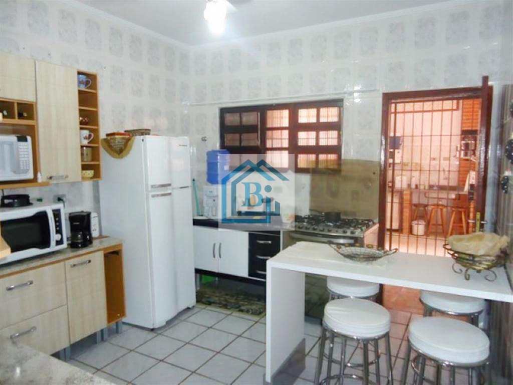 Casa à venda com 2 quartos, 120m² - Foto 14