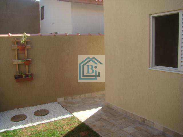 Casa à venda com 2 quartos, 70m² - Foto 12