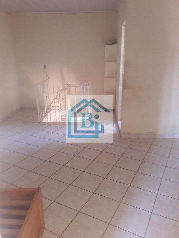 Sobrado à venda com 3 quartos, 60m² - Foto 3