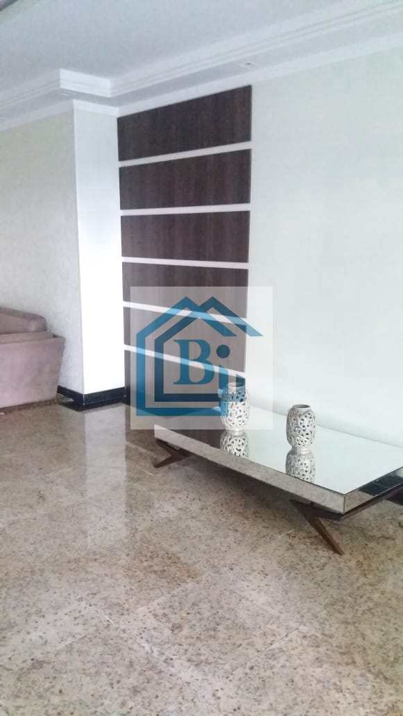 Apartamento à venda com 3 quartos, 206m² - Foto 3