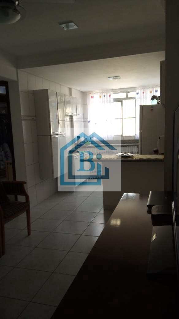 Apartamento à venda com 2 quartos, 64m² - Foto 2