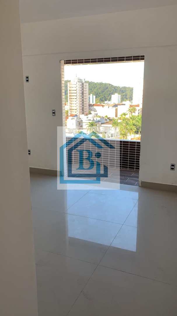 Apartamento à venda com 2 quartos, 79m² - Foto 4