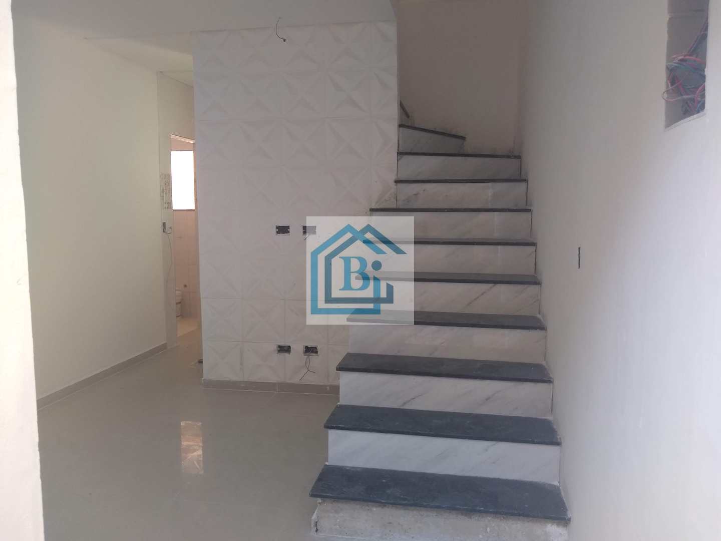 Sobrado à venda com 2 quartos, 71m² - Foto 2