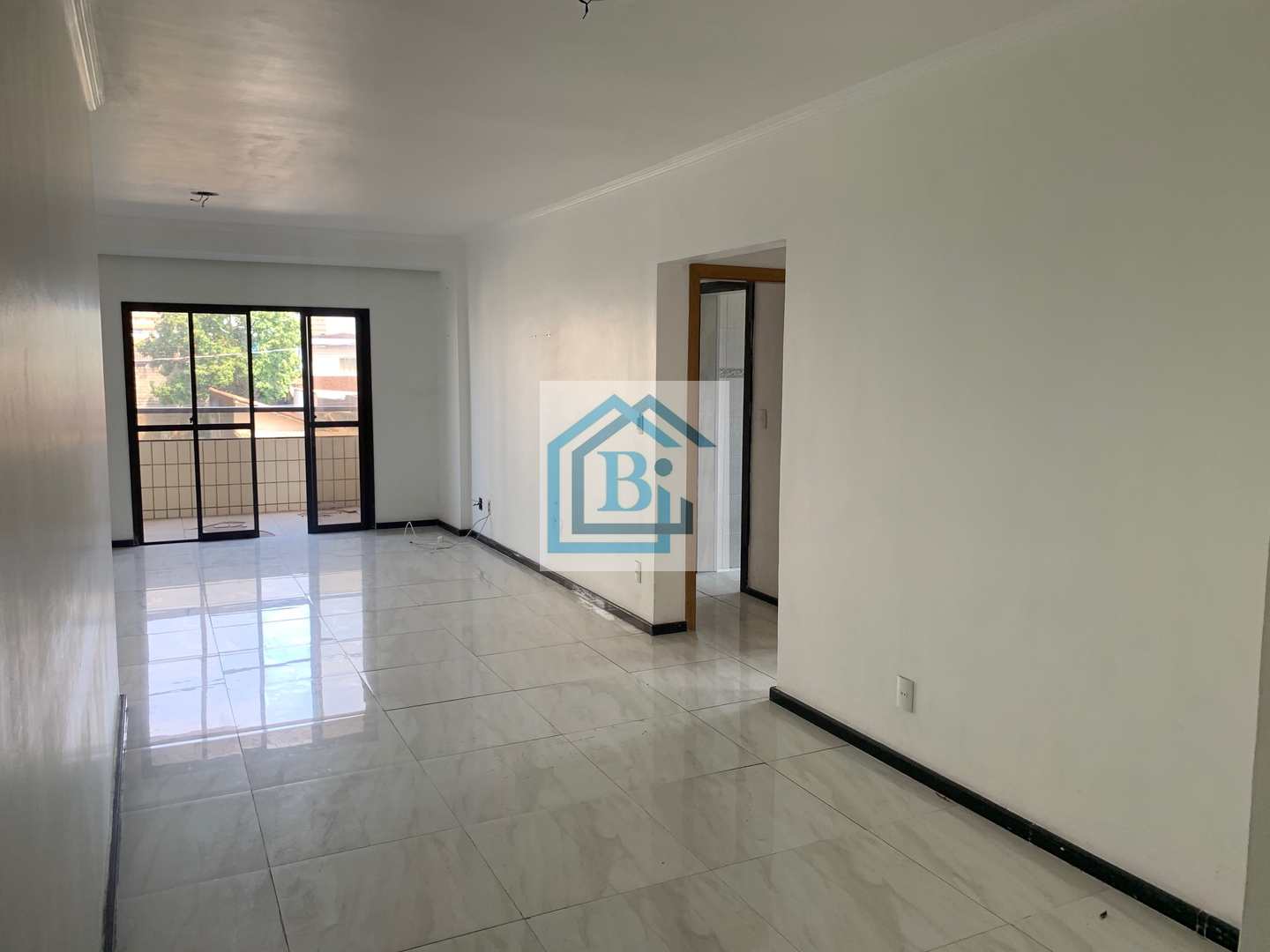 Apartamento à venda com 2 quartos, 94m² - Foto 3