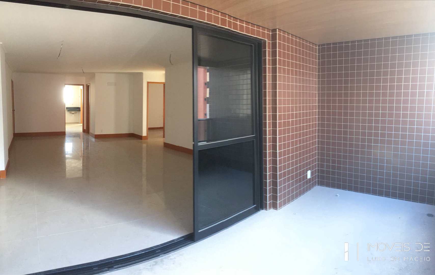 Apartamento à venda com 3 quartos, 150m² - Foto 3