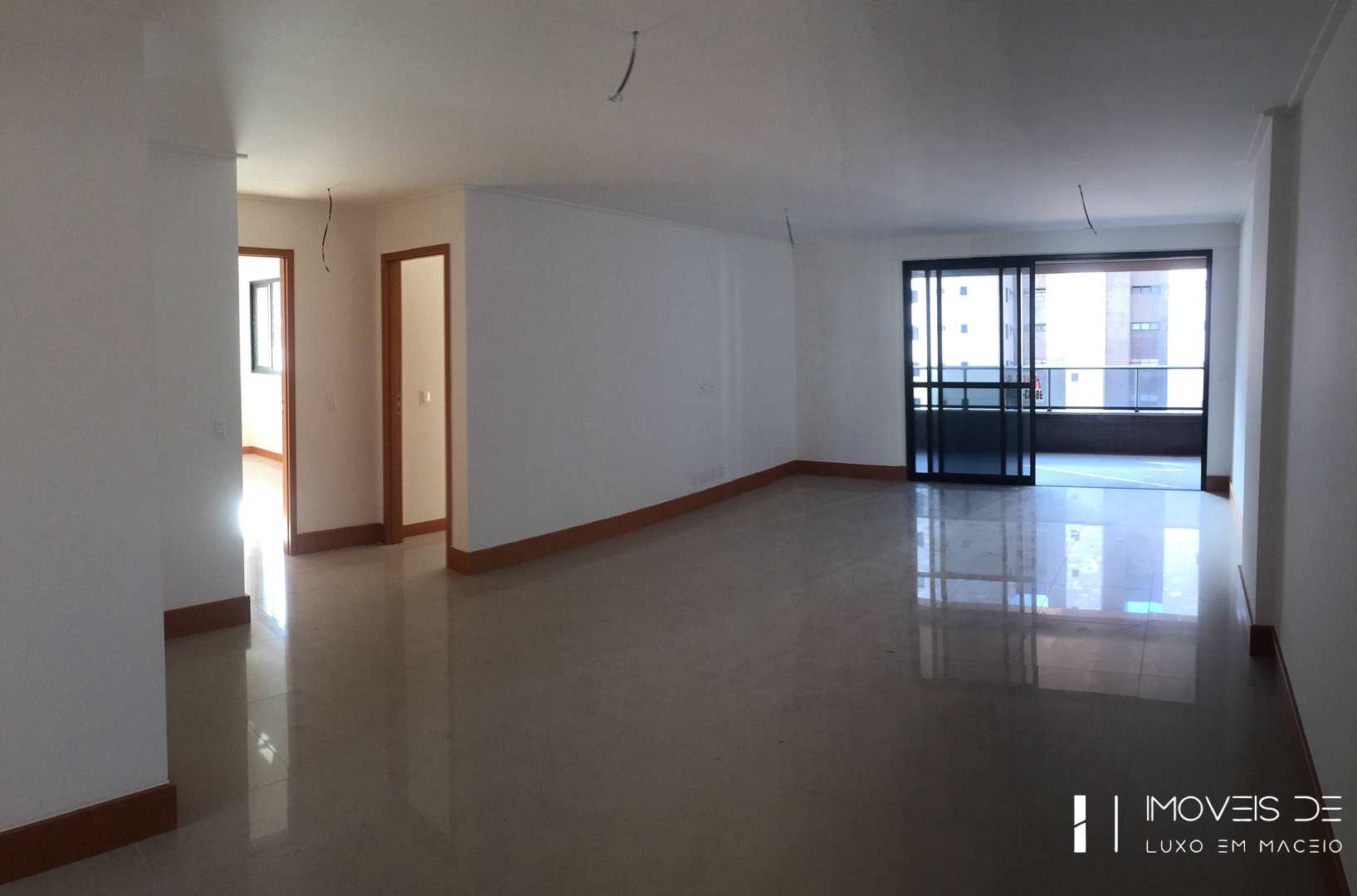 Apartamento à venda com 3 quartos, 150m² - Foto 1