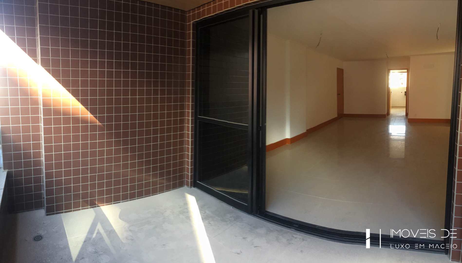 Apartamento à venda com 3 quartos, 150m² - Foto 2