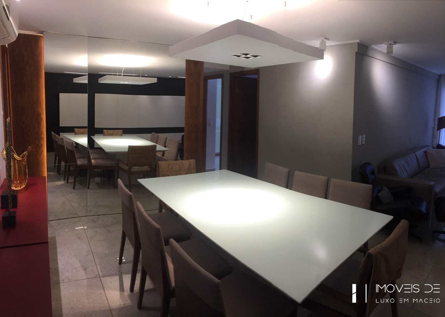 Apartamento à venda com 3 quartos, 137m² - Foto 2