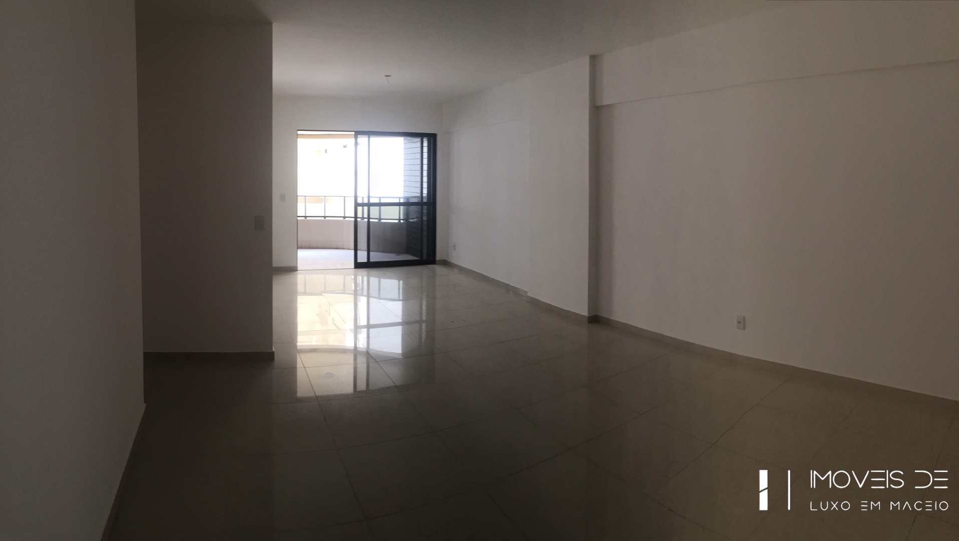 Apartamento à venda com 4 quartos, 139m² - Foto 2