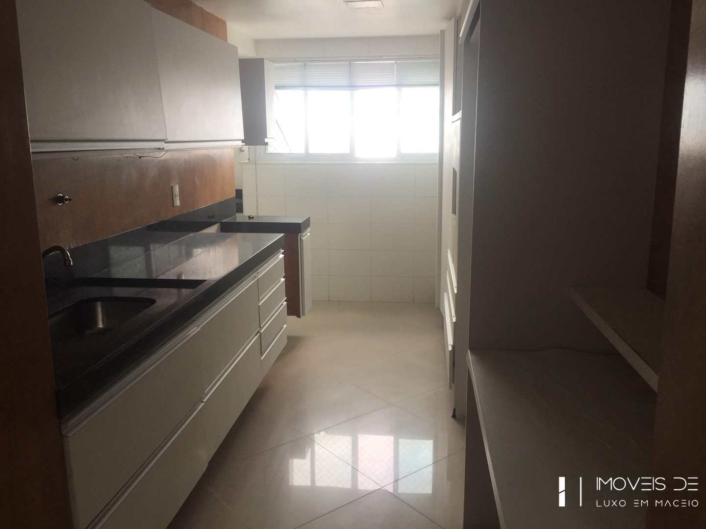 Apartamento à venda com 3 quartos, 120m² - Foto 3