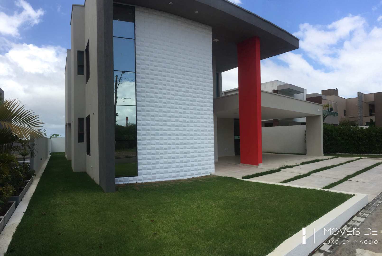 Casa de Condomínio à venda com 4 quartos, 280m² - Foto 2