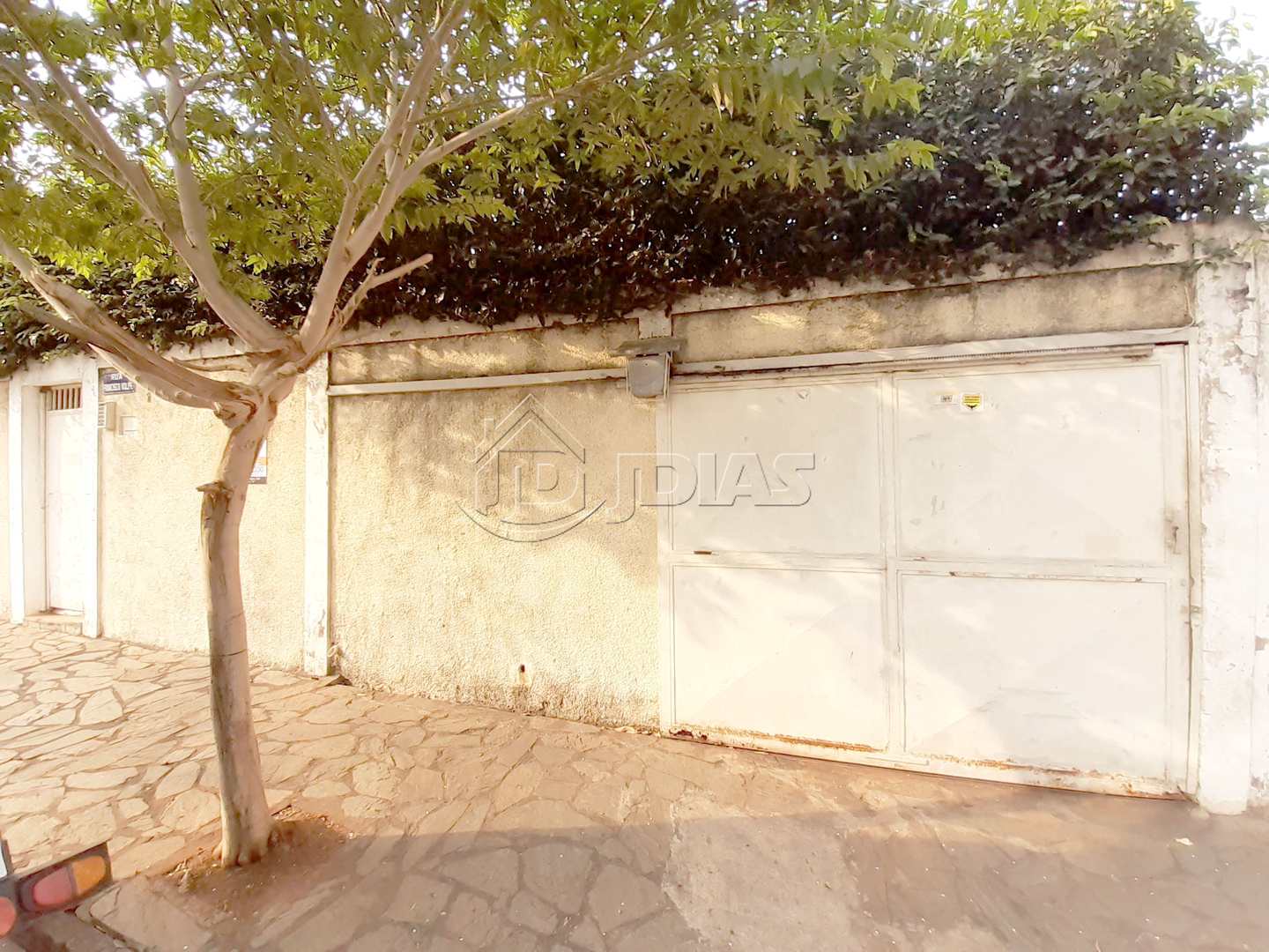 Casa à venda com 5 quartos, 221m² - Foto 2