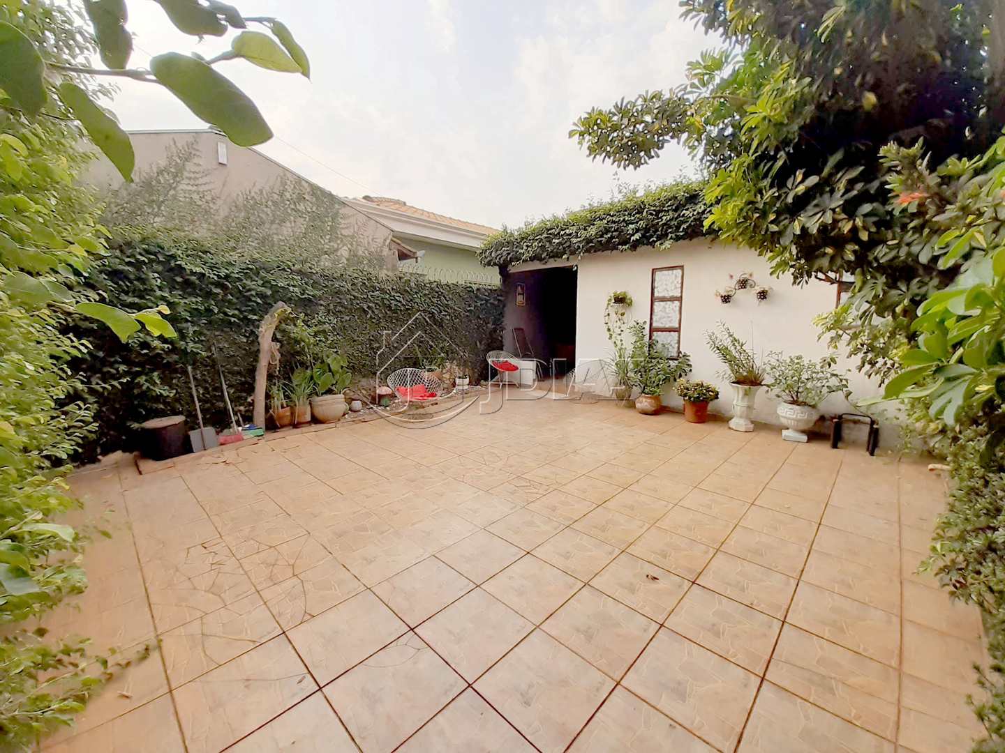 Casa à venda com 5 quartos, 221m² - Foto 4