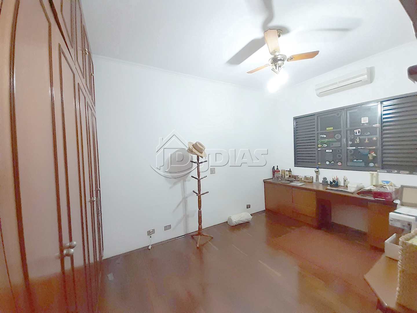 Casa à venda com 3 quartos, 372m² - Foto 11