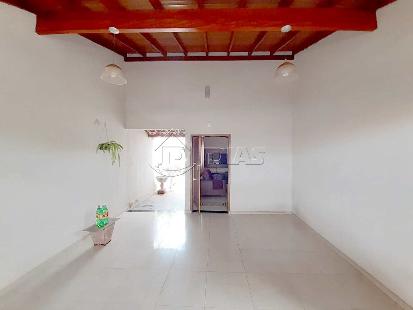 Casa à venda com 3 quartos, 78m² - Foto 1