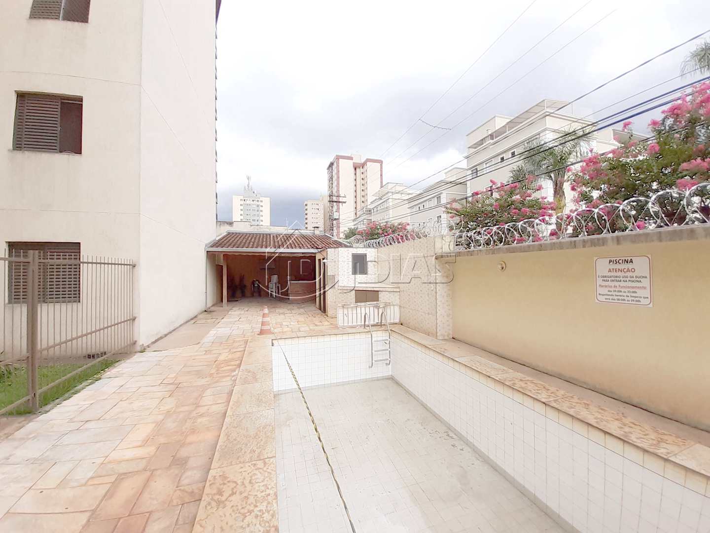 Apartamento à venda com 3 quartos, 75m² - Foto 19