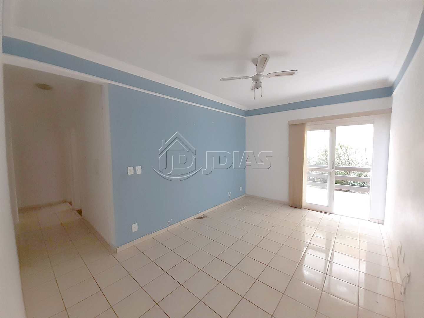 Apartamento à venda com 3 quartos, 75m² - Foto 2