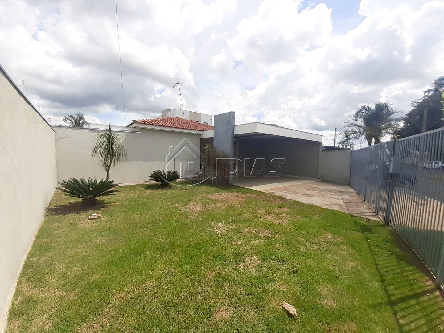 Casa à venda com 3 quartos, 166m² - Foto 2