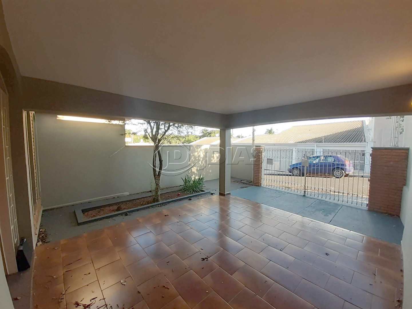 Casa à venda com 3 quartos, 260m² - Foto 2