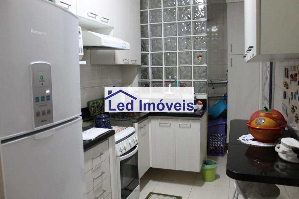 Apartamento à venda com 3 quartos, 77m² - Foto 4