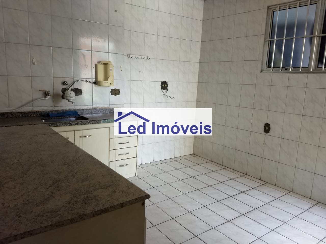 Casa à venda com 2 quartos, 150m² - Foto 25