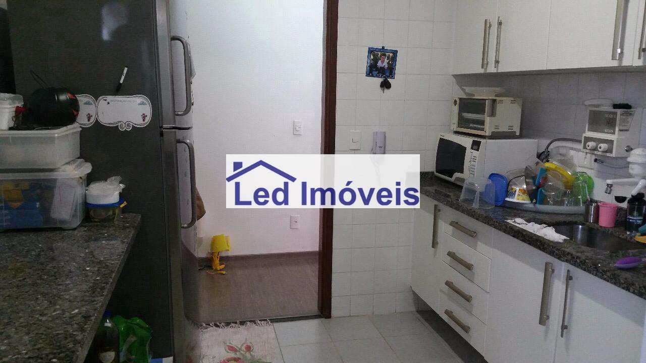 Apartamento à venda com 2 quartos, 60m² - Foto 3