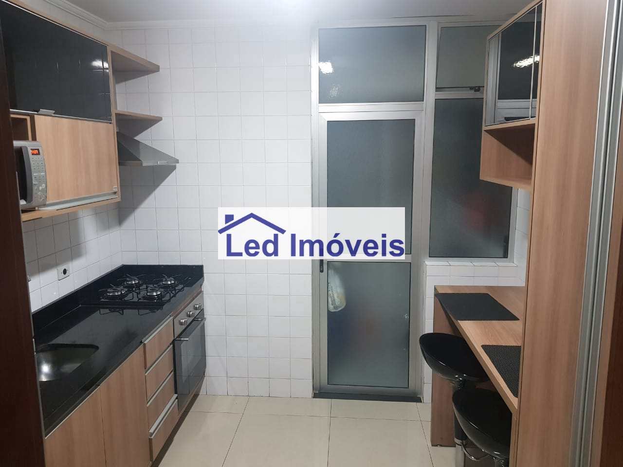 Apartamento à venda com 2 quartos, 61m² - Foto 4