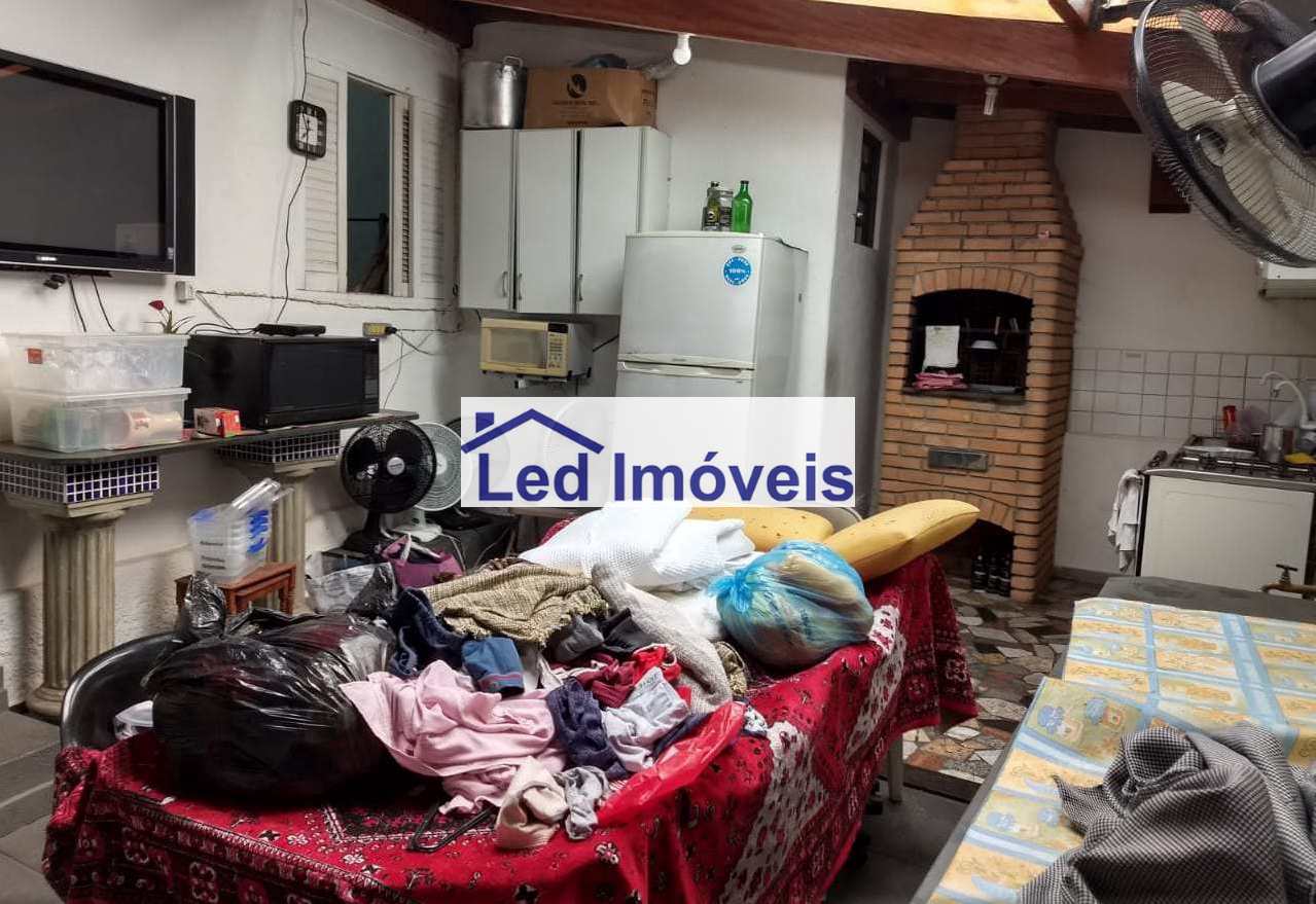 Casa à venda e aluguel com 5 quartos, 200m² - Foto 10