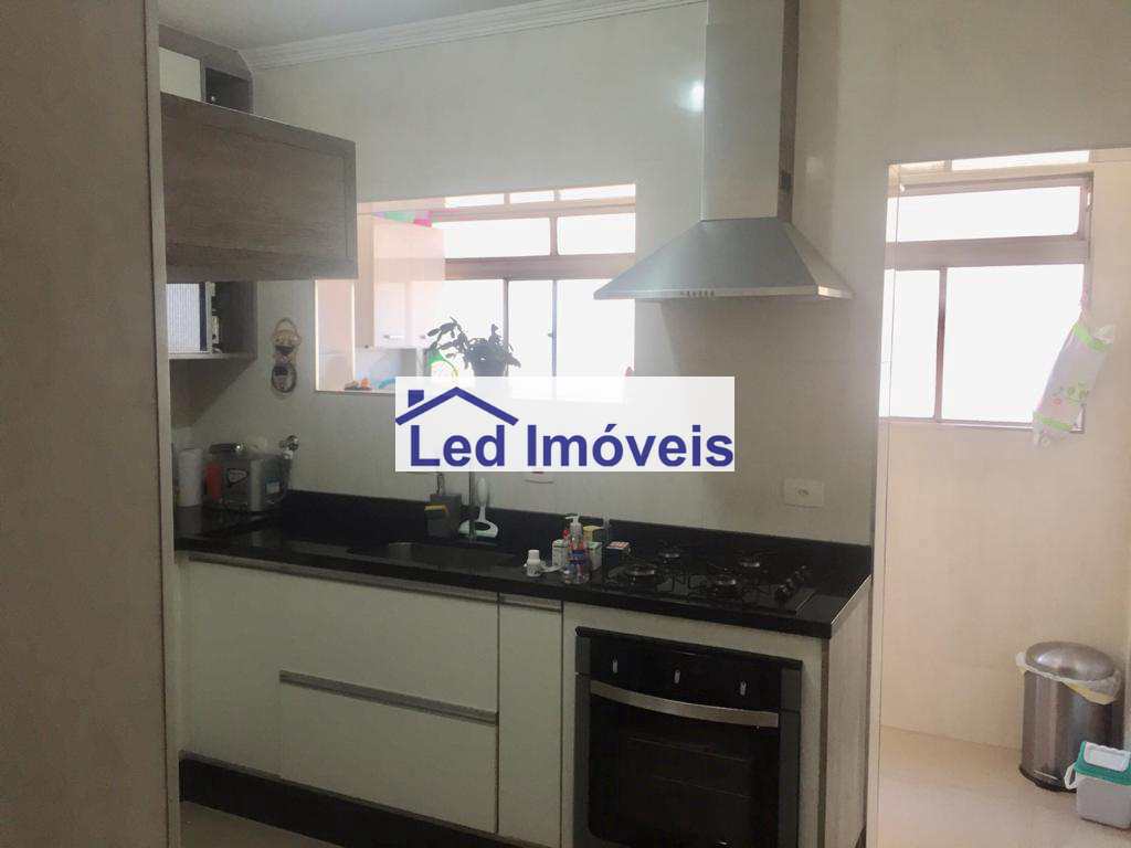 Apartamento à venda com 2 quartos, 67m² - Foto 2