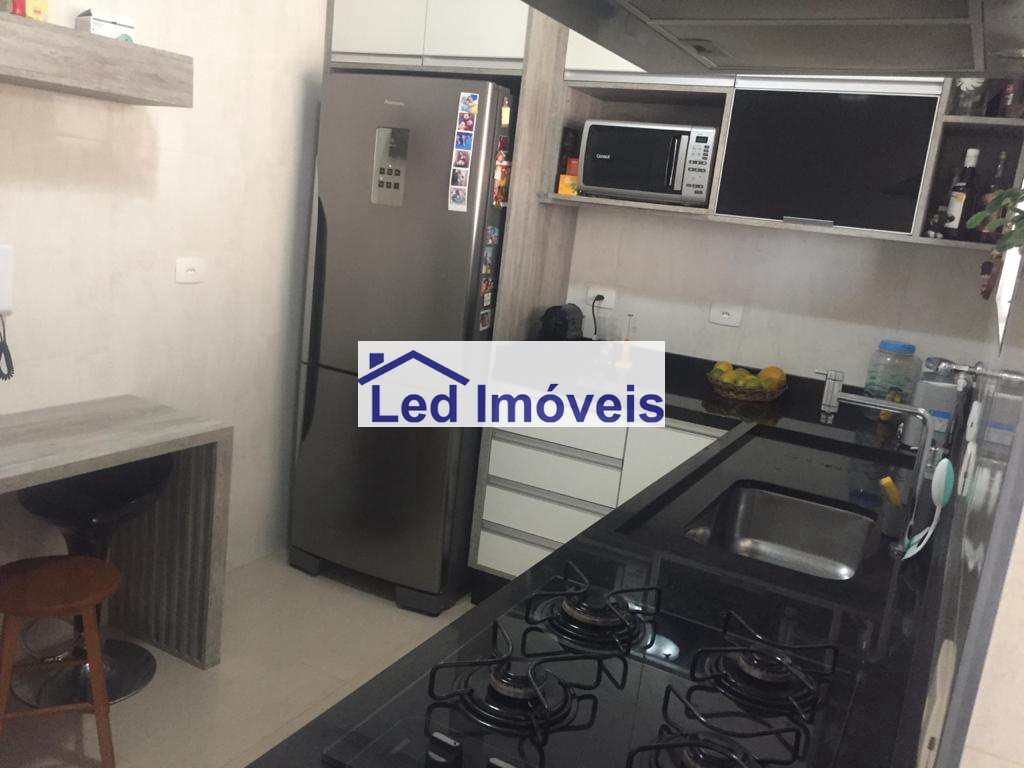 Apartamento à venda com 2 quartos, 67m² - Foto 4