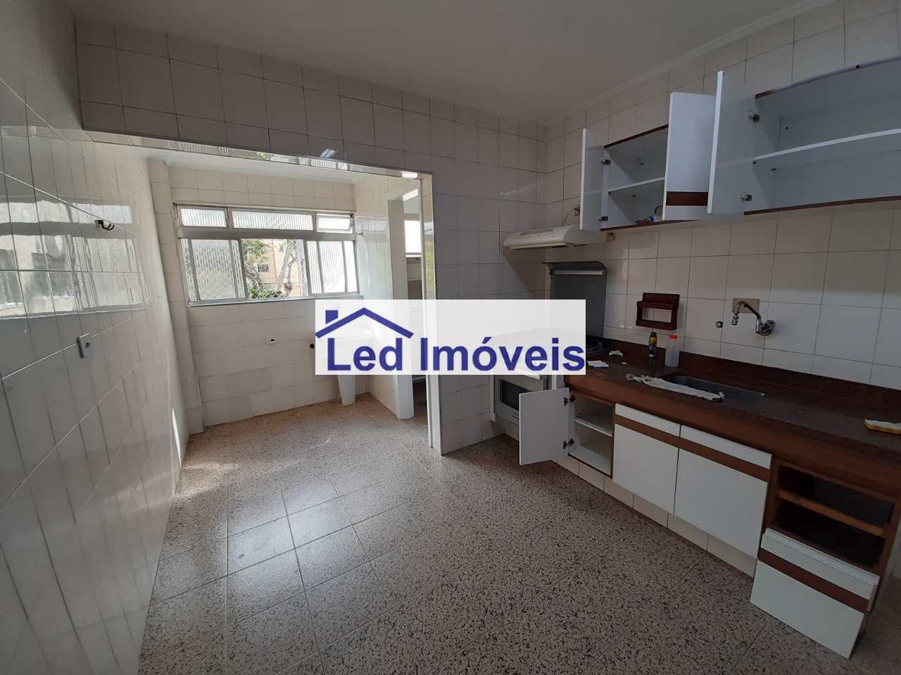 Apartamento à venda com 2 quartos, 62m² - Foto 2