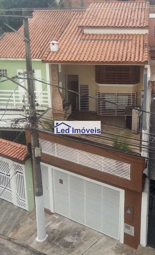 Sobrado à venda com 3 quartos, 150m² - Foto 1