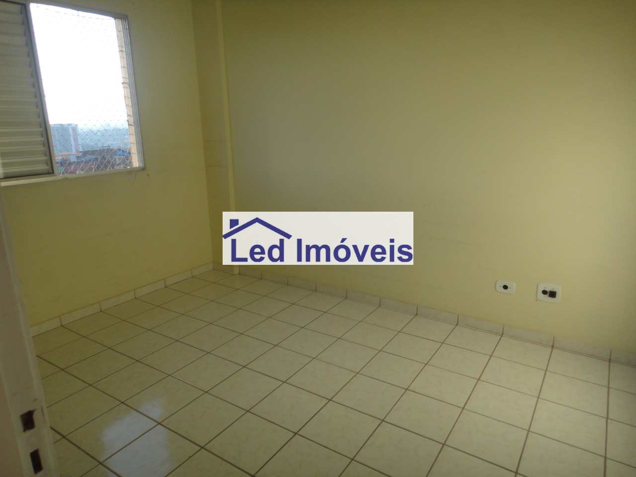 Apartamento à venda com 2 quartos, 64m² - Foto 9