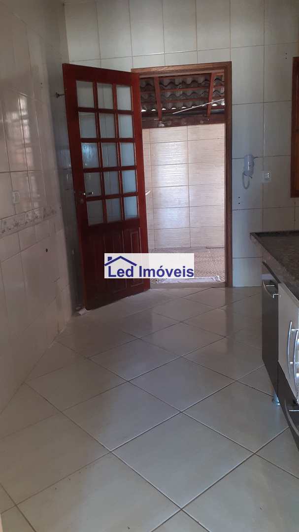 Apartamento à venda com 2 quartos, 64m² - Foto 5