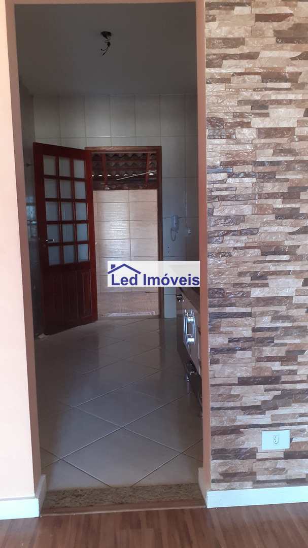 Apartamento à venda com 2 quartos, 64m² - Foto 4