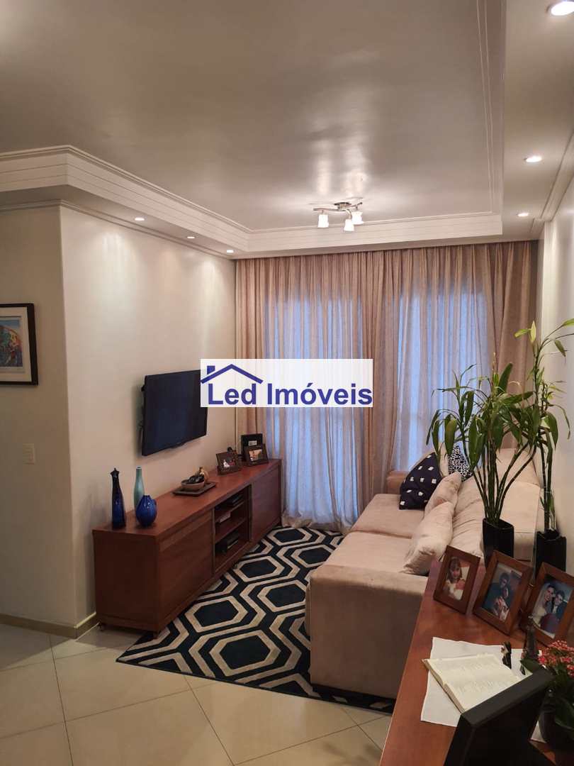 Apartamento à venda com 3 quartos, 80m² - Foto 1