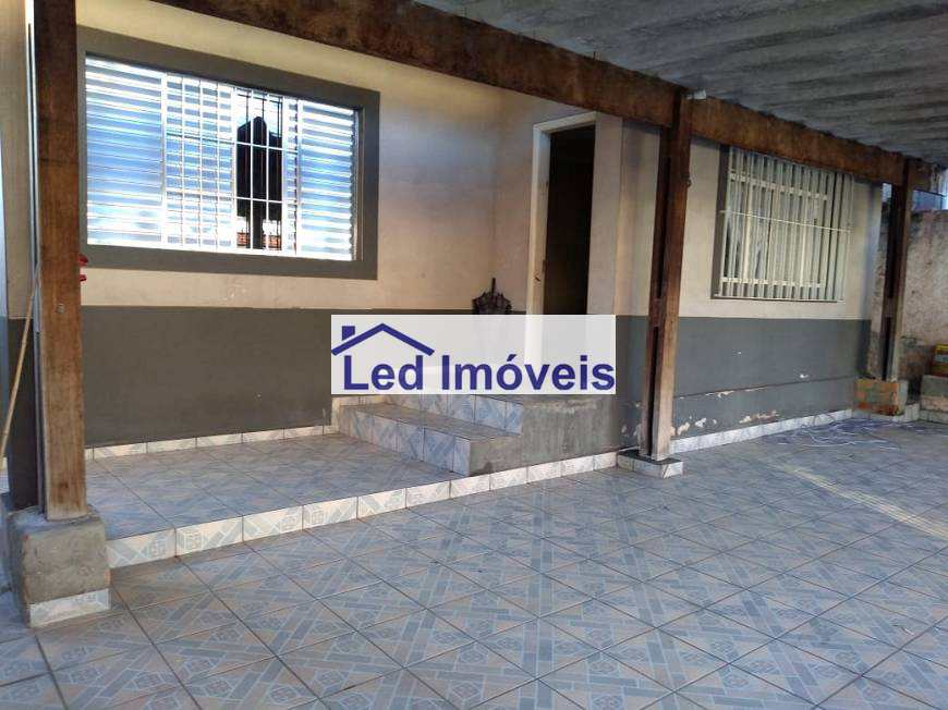 Casa à venda com 3 quartos, 140m² - Foto 2