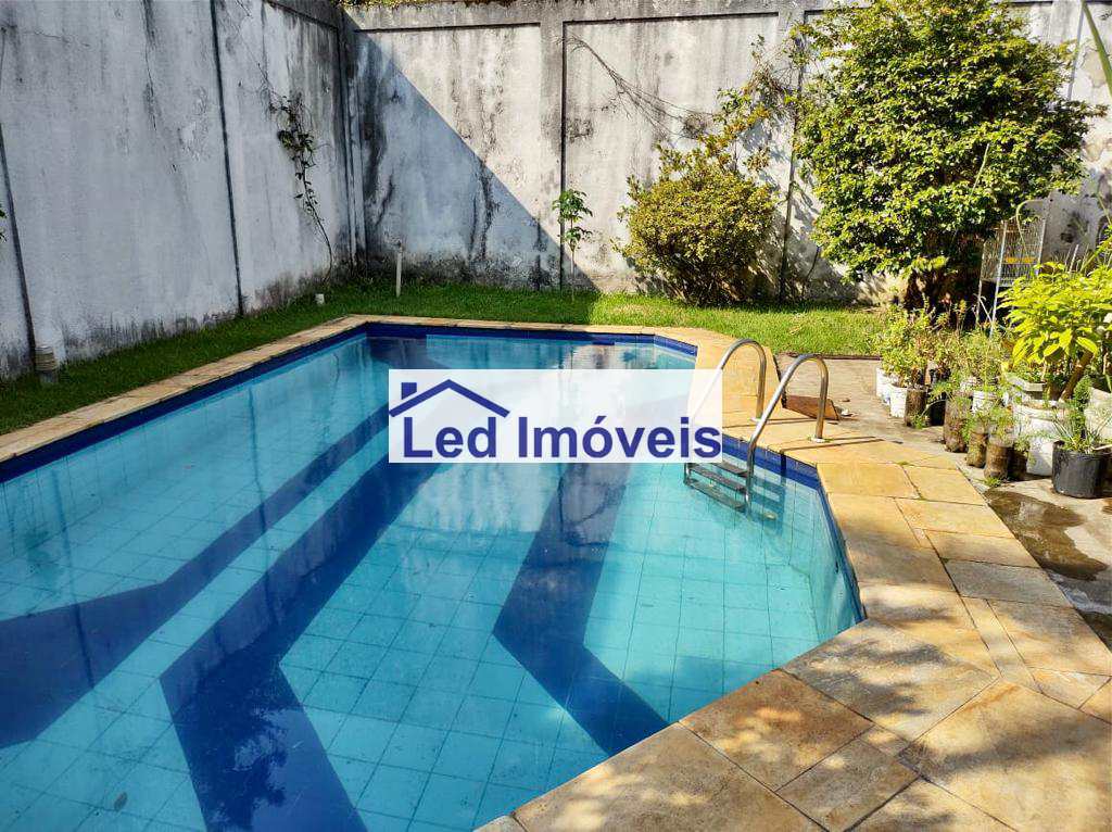 Sobrado à venda com 4 quartos, 150m² - Foto 1