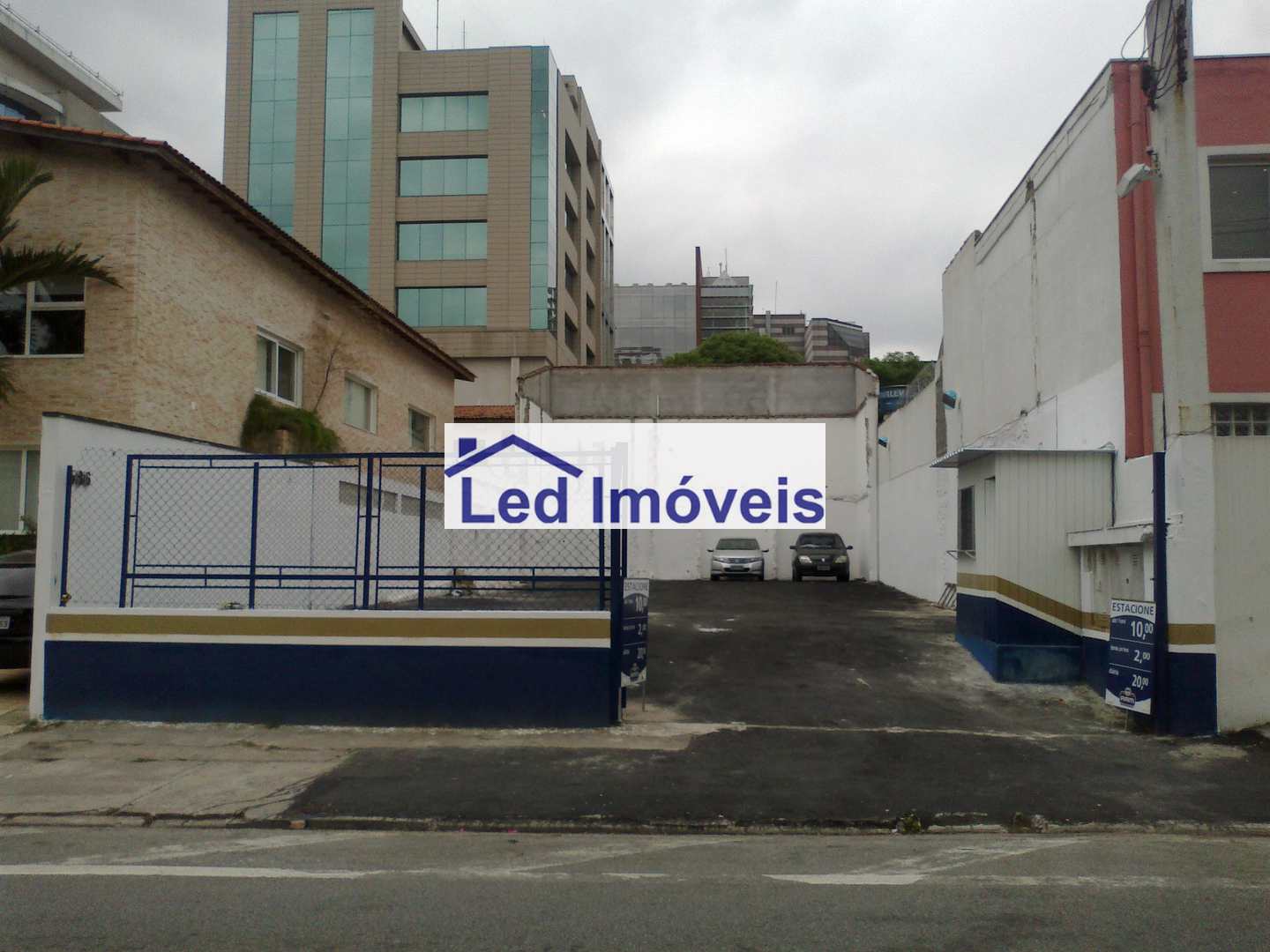 Loteamento e Condomínio à venda, 330m² - Foto 1