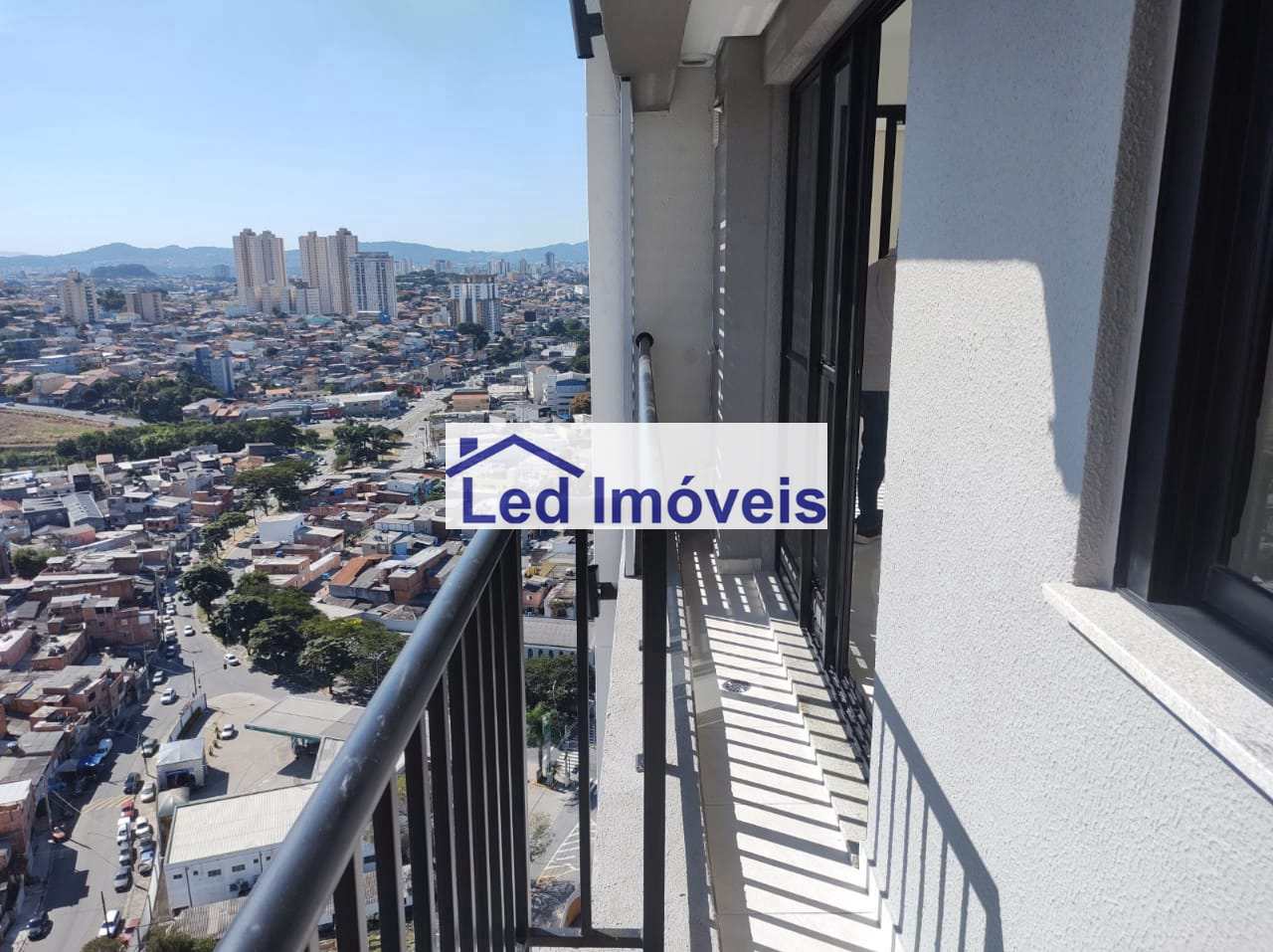 Apartamento à venda com 1 quarto, 42m² - Foto 2