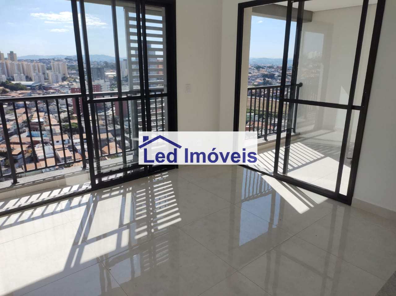 Apartamento à venda com 1 quarto, 42m² - Foto 1