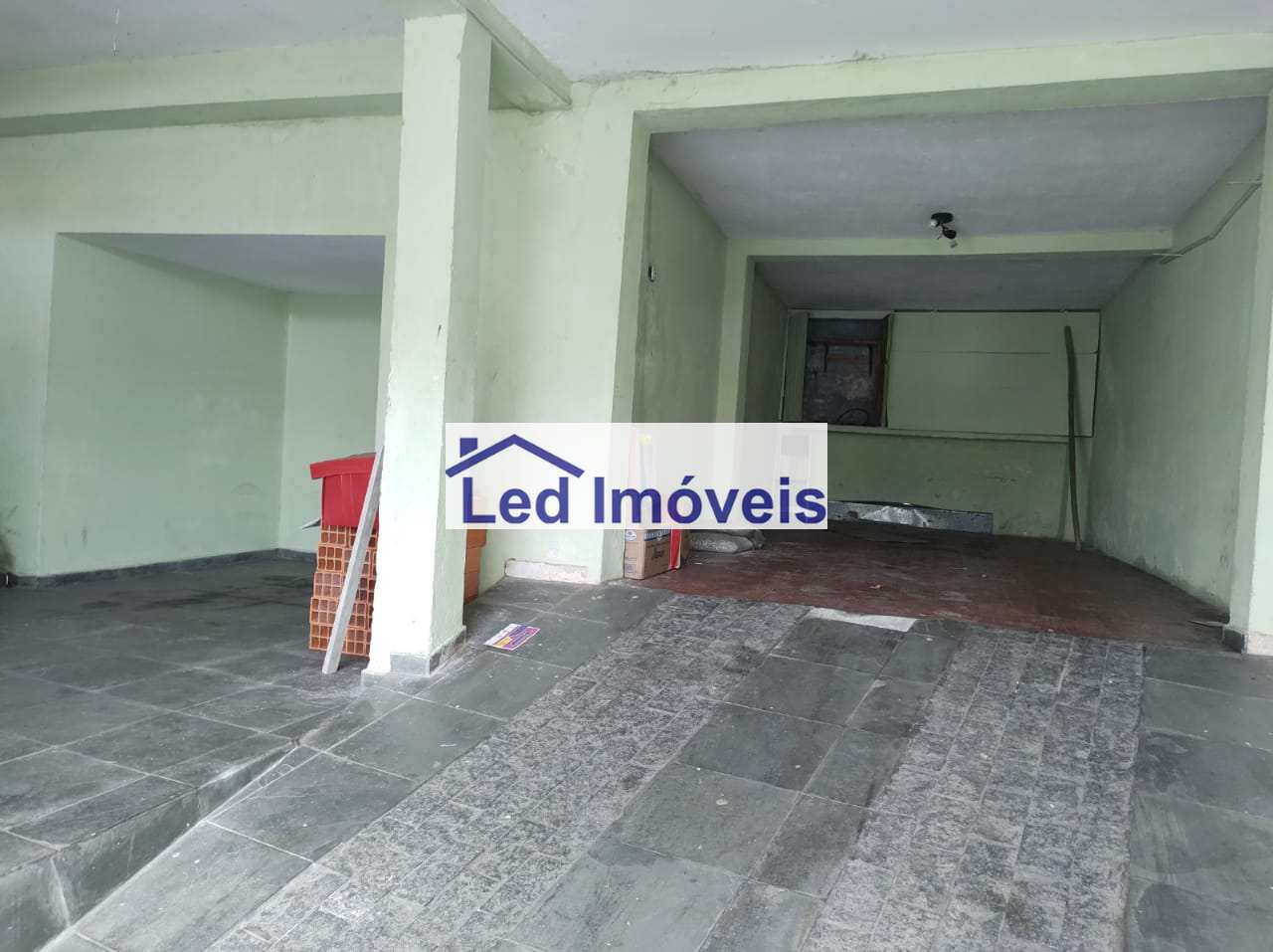 Casa à venda com 2 quartos, 180m² - Foto 2