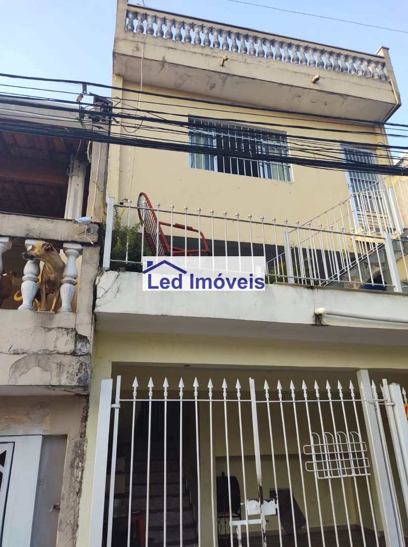 Sobrado à venda com 3 quartos, 137m² - Foto 1