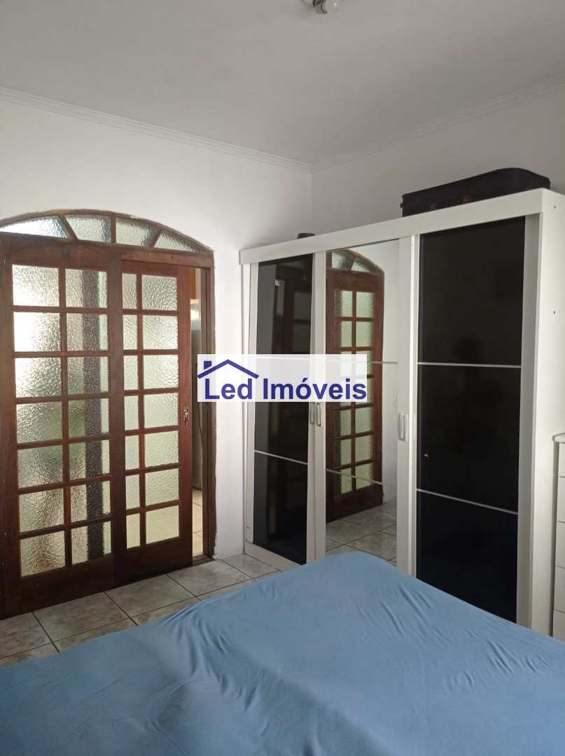 Sobrado à venda com 5 quartos, 300m² - Foto 13