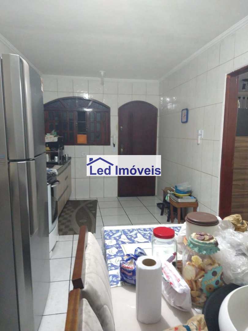 Sobrado à venda com 2 quartos, 197m² - Foto 5