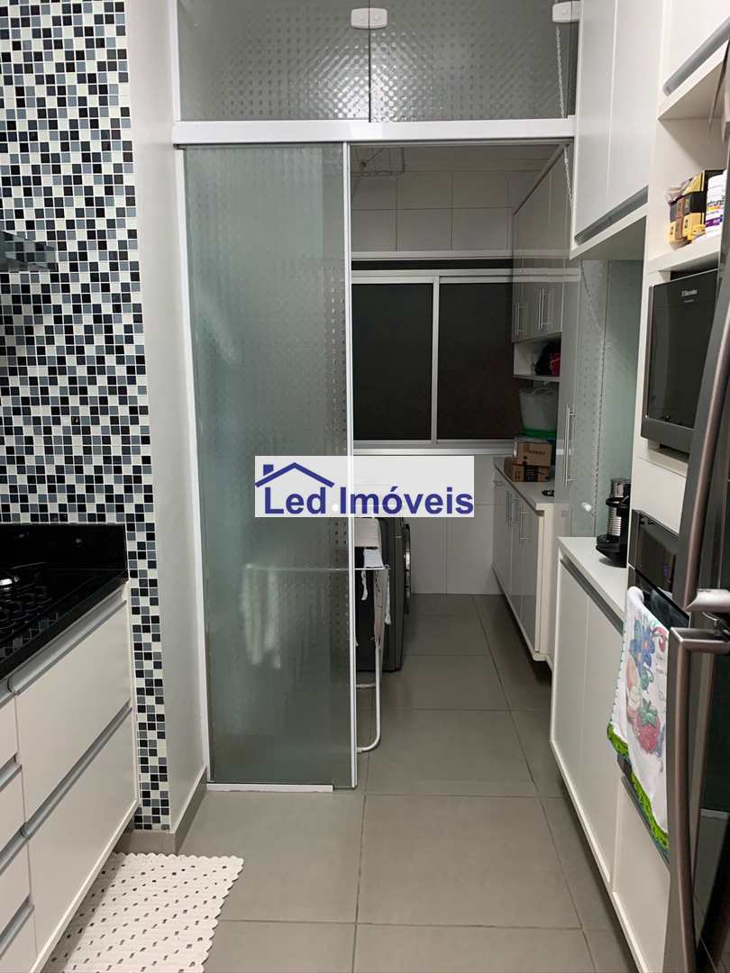 Apartamento à venda com 2 quartos, 61m² - Foto 3