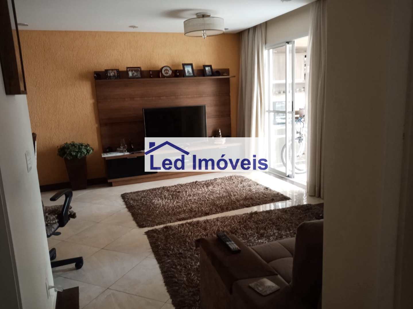 Apartamento à venda com 3 quartos, 80m² - Foto 1