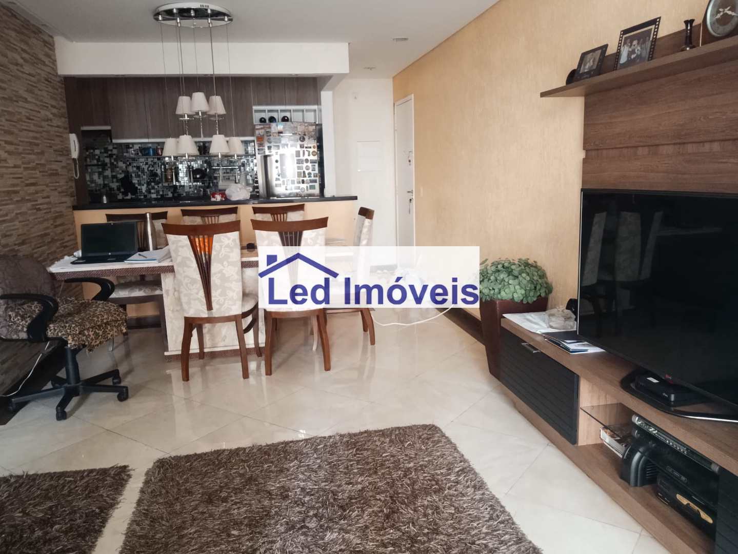 Apartamento à venda com 3 quartos, 80m² - Foto 2