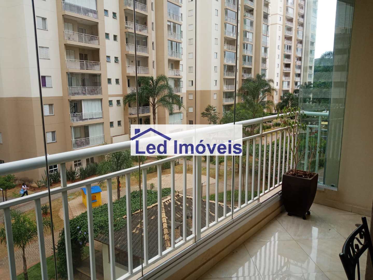 Apartamento à venda com 3 quartos, 80m² - Foto 3