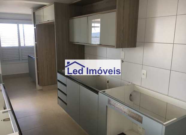 Apartamento à venda com 3 quartos, 113m² - Foto 9